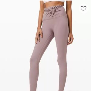 lululemon Align High-Rise Twist Waist Tight 28"